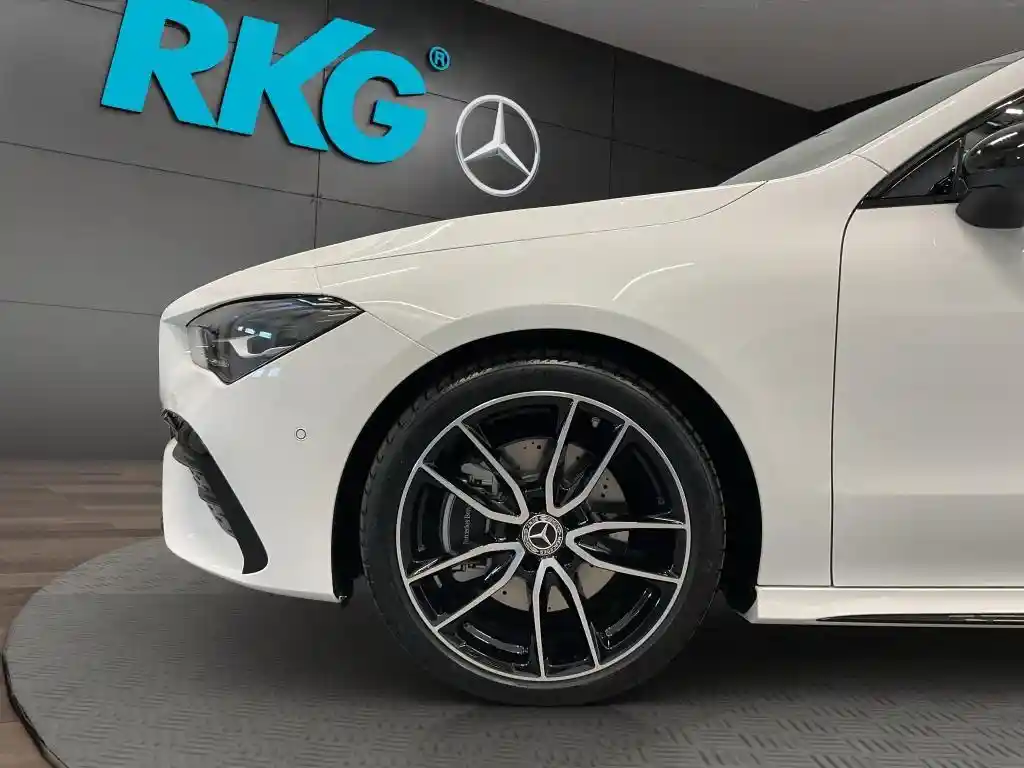 Mercedes-Benz CLA 200
