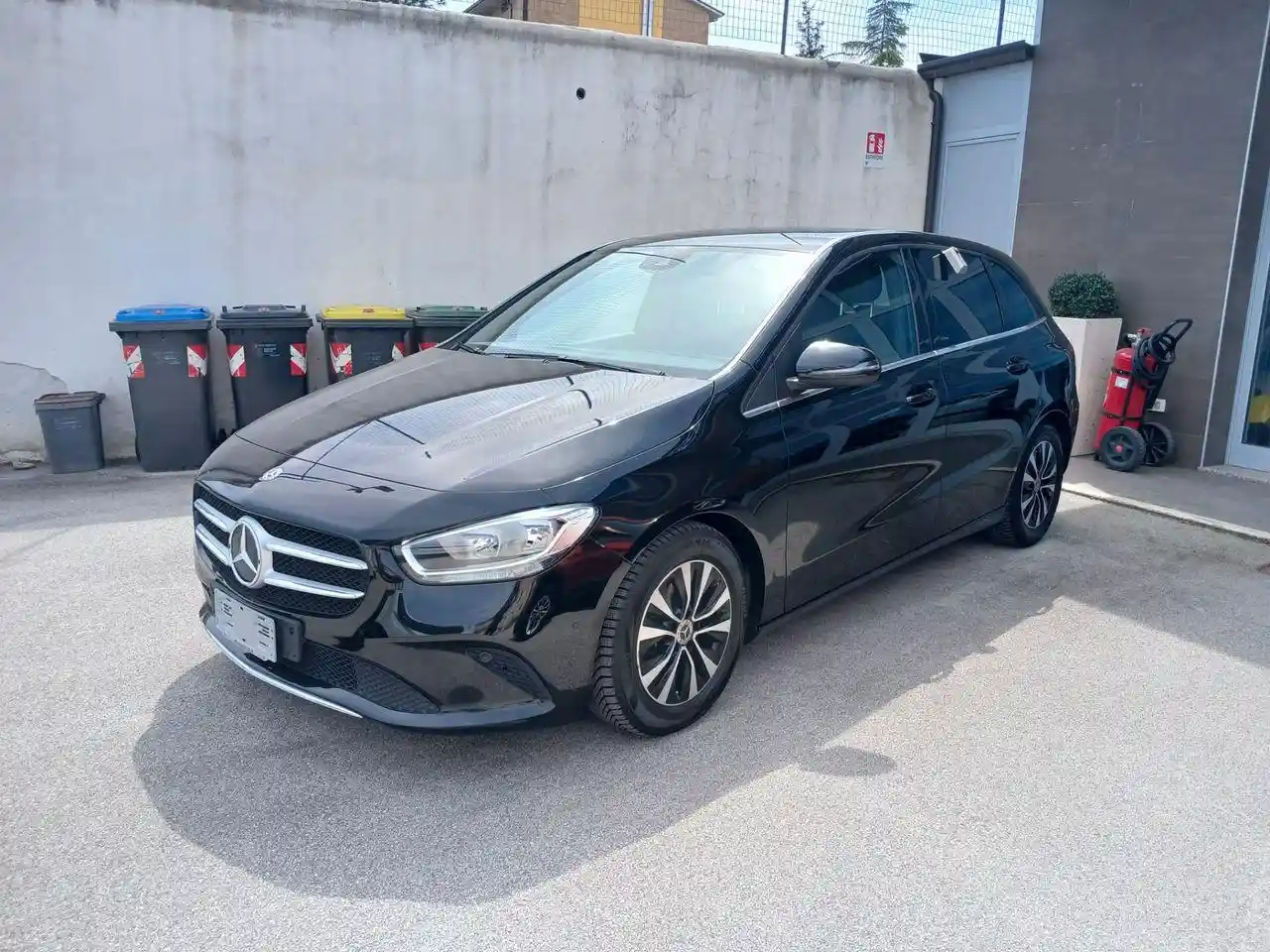 Mercedes-Benz B 180