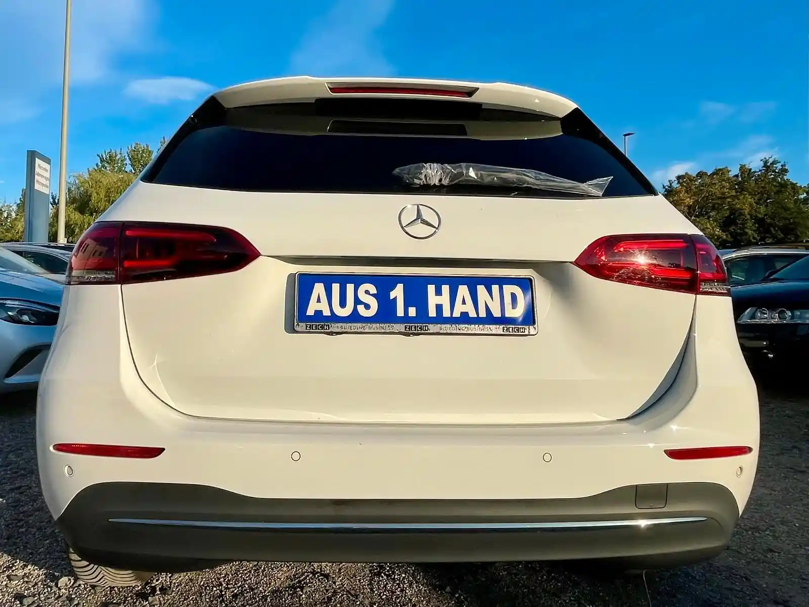 Mercedes-Benz B 180