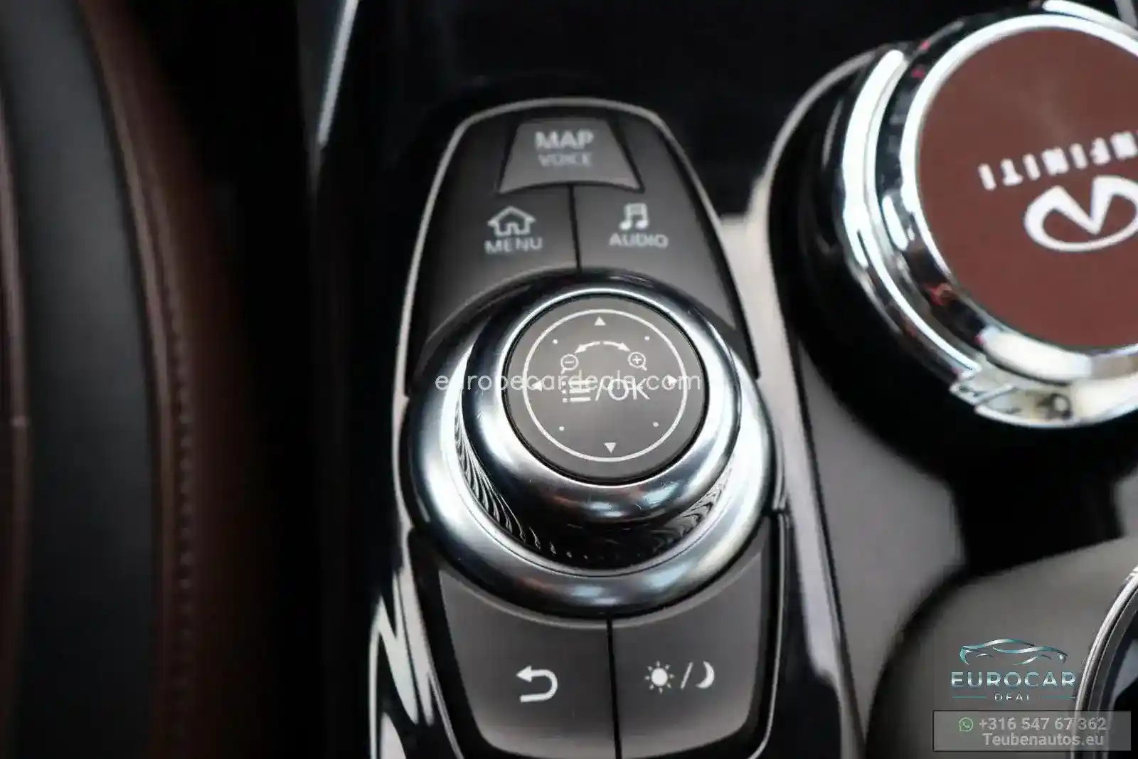 Infiniti Q30