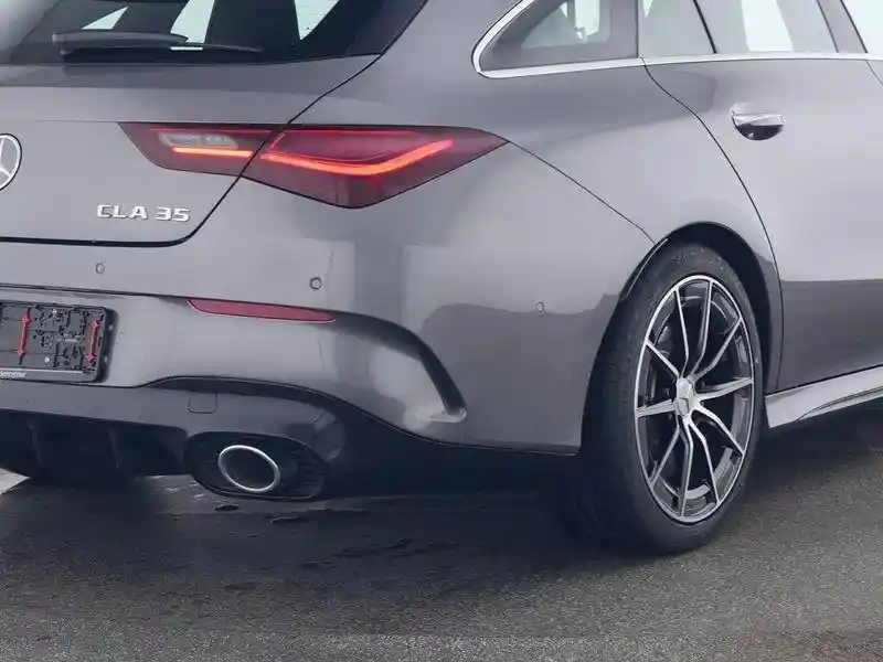Mercedes-Benz CLA 35 AMG Shooting Brake