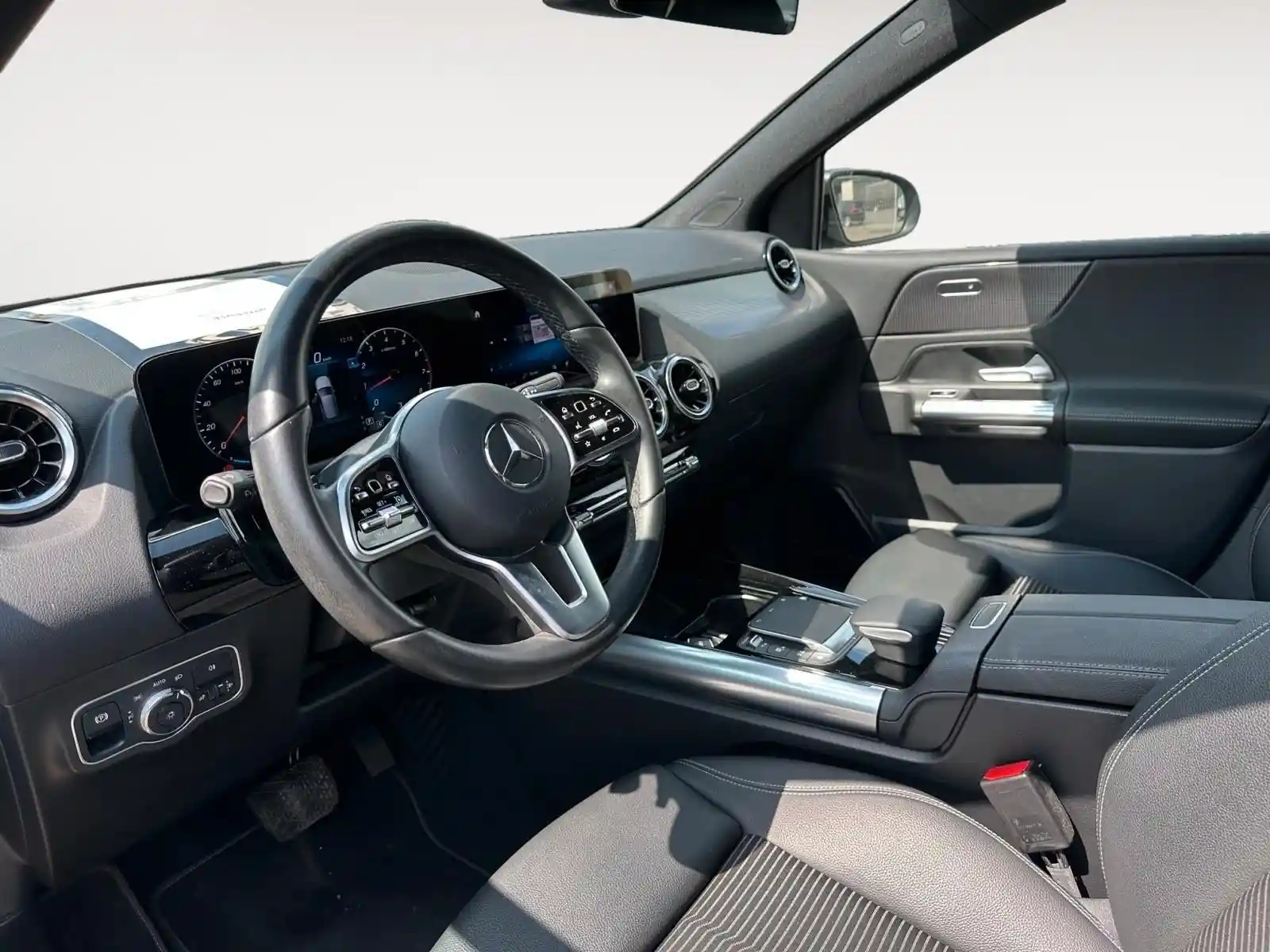 Mercedes-Benz B 180