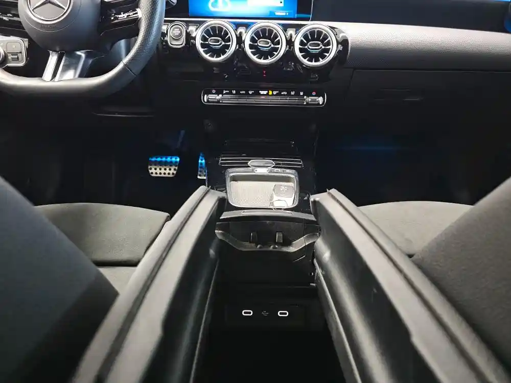 Mercedes-Benz CLA 250