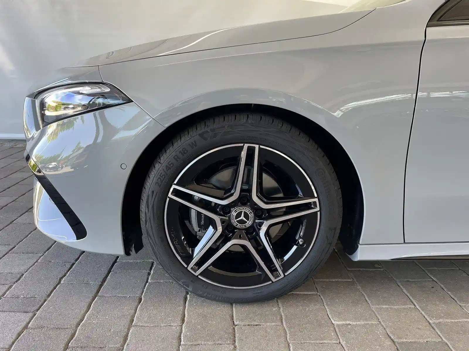 Mercedes-Benz A 200