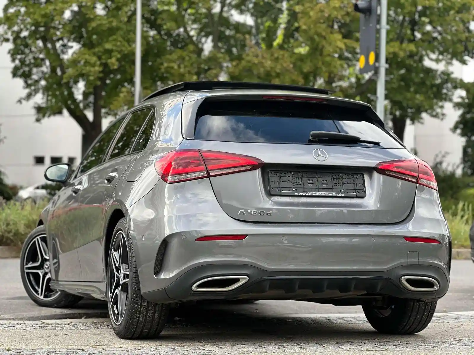 Mercedes-Benz A 180
