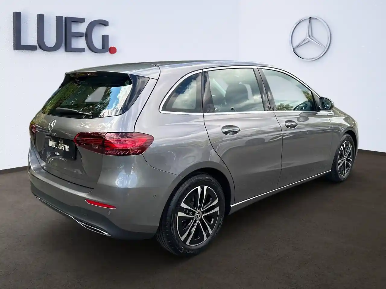 Mercedes-Benz B 180