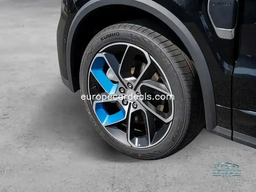 Lynk&Co 01