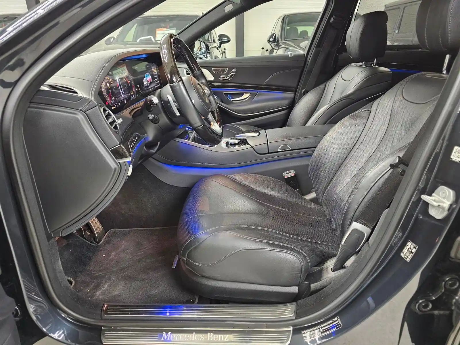 Mercedes-Benz S 560