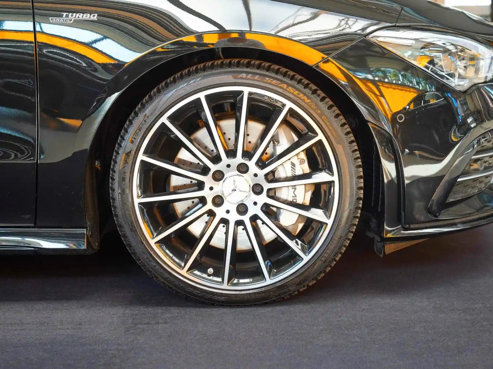 Mercedes-Benz CLA 35 AMG Shooting Brake