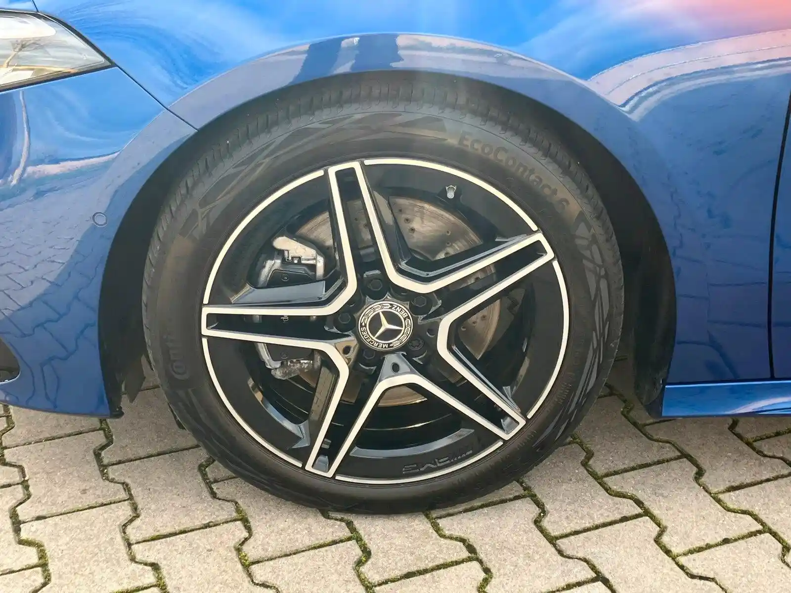 Mercedes-Benz A 220