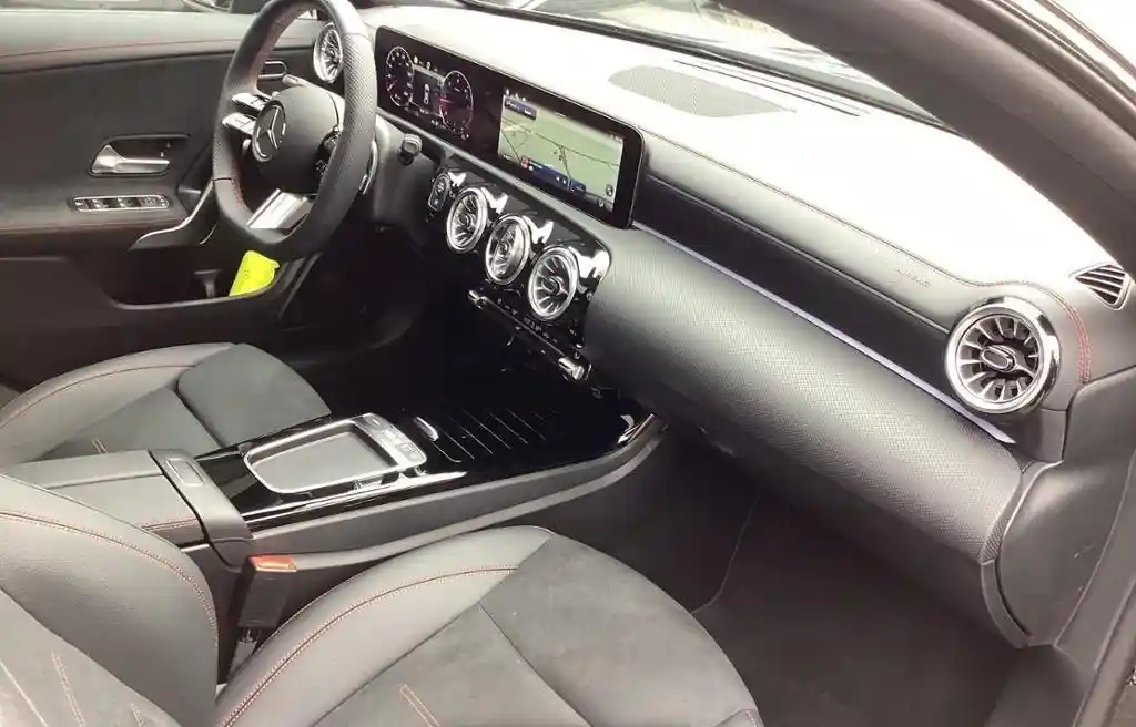 Mercedes-Benz CLA 200