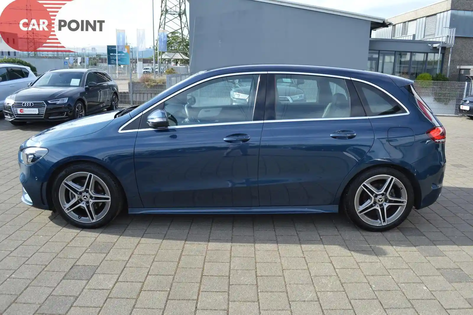 Mercedes-Benz B 180