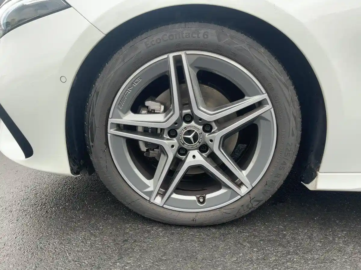 Mercedes-Benz A 180