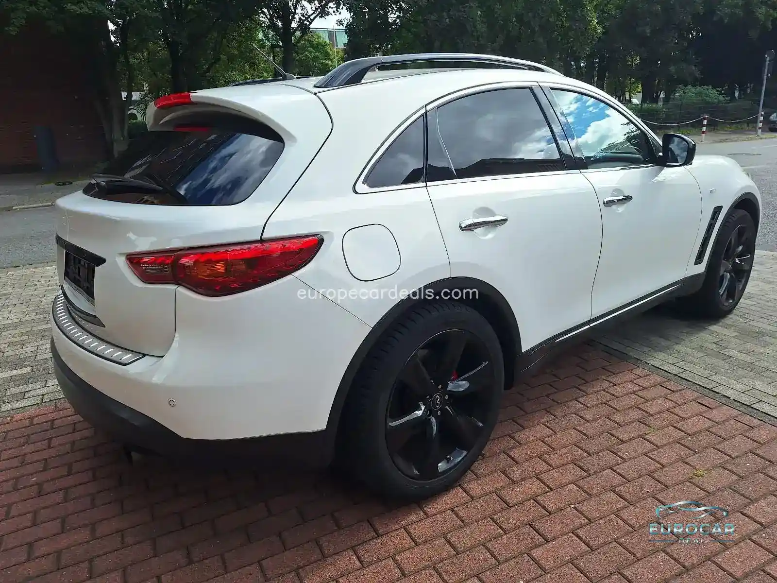 Infiniti QX70