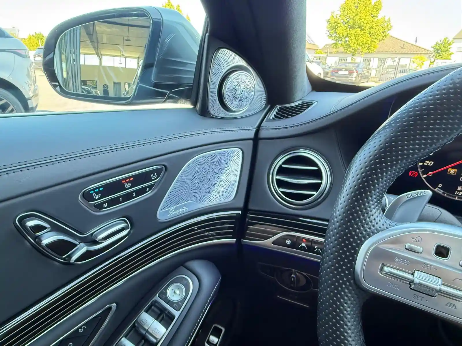 Mercedes-Benz S 560