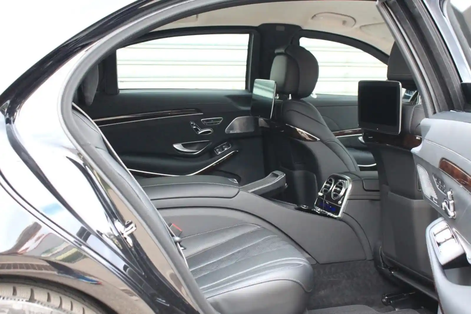Mercedes-Benz S 600