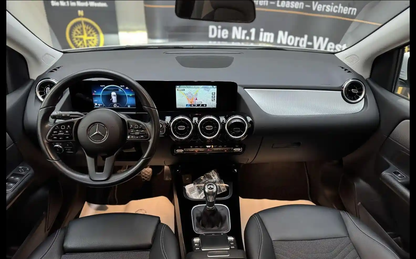 Mercedes-Benz B 180