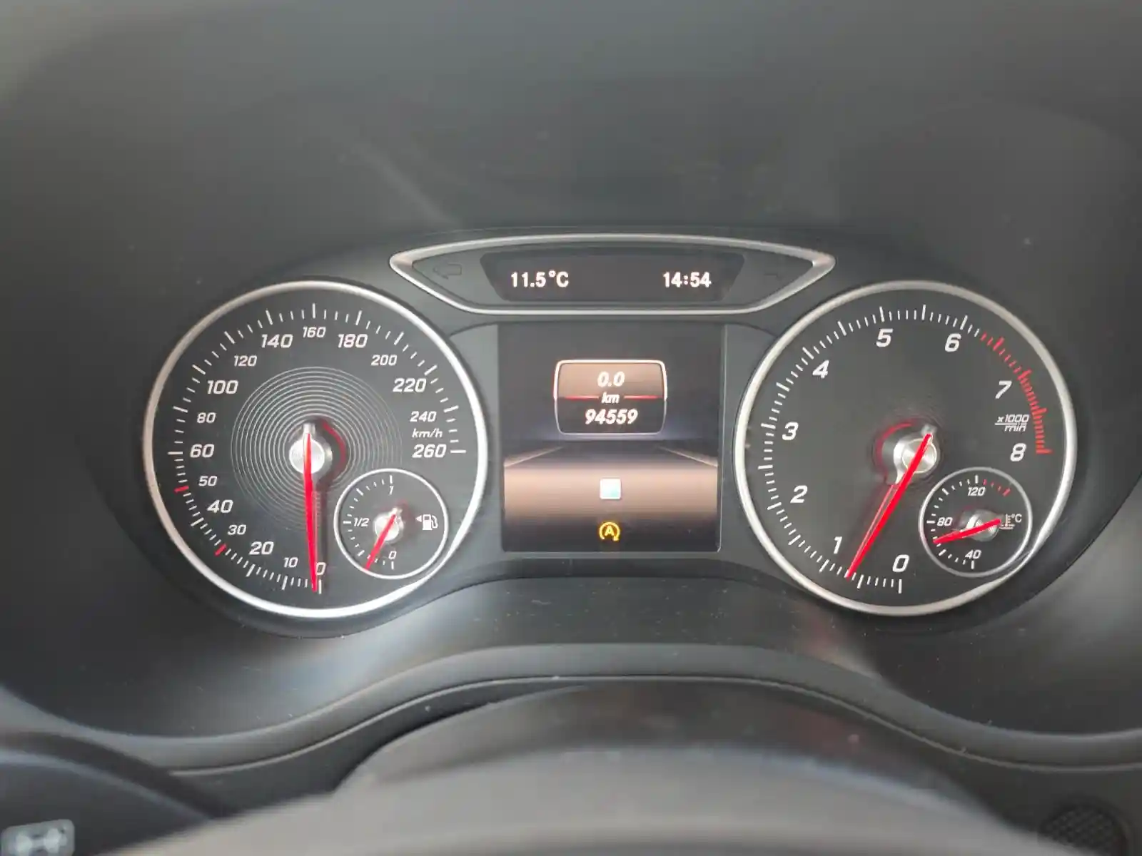 Mercedes-Benz B 180