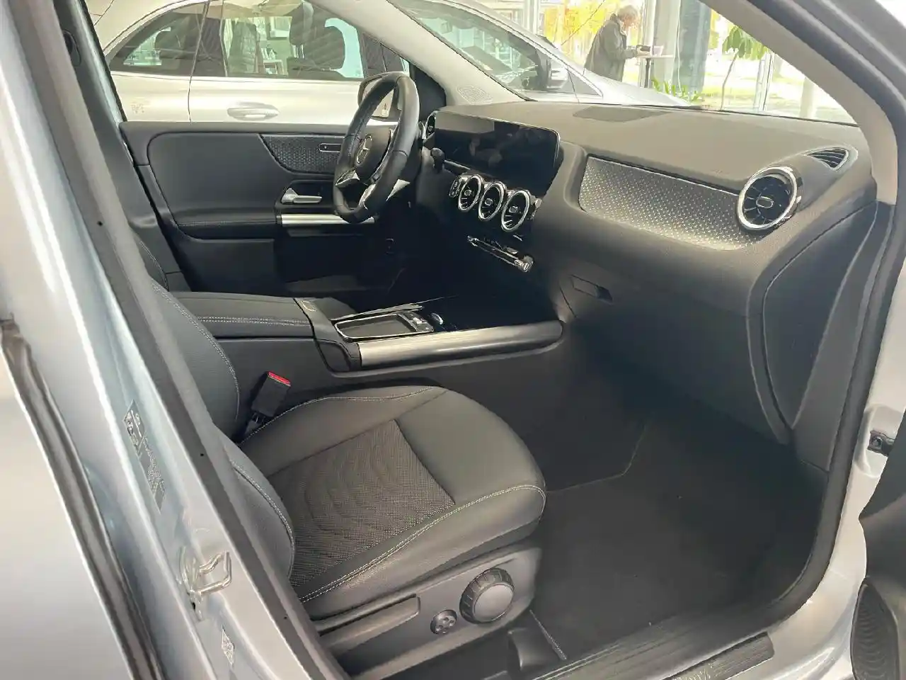 Mercedes-Benz B 200