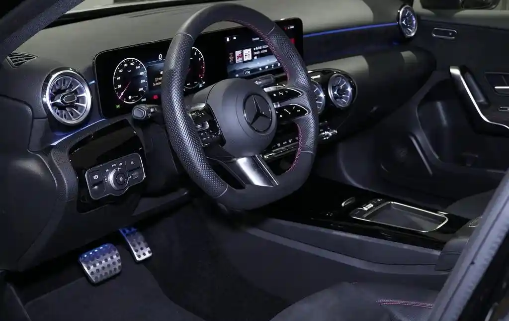 Mercedes-Benz A 200