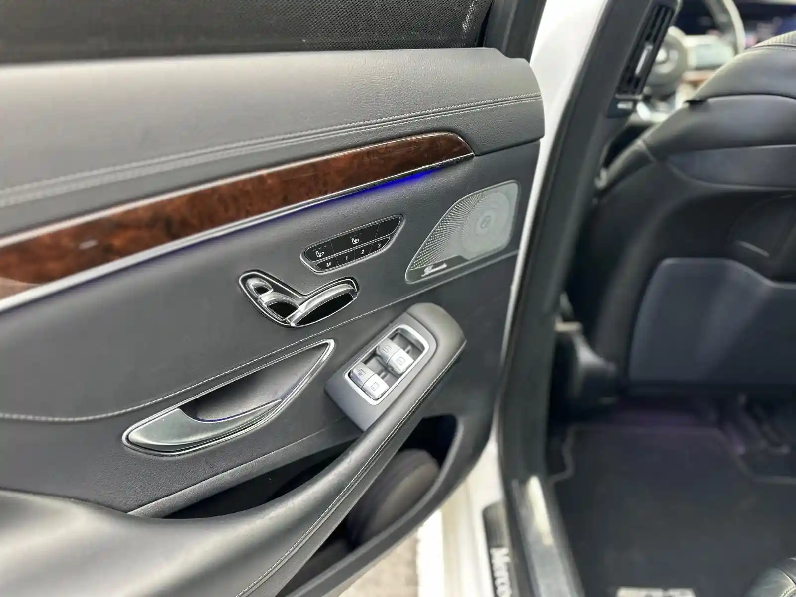 Mercedes-Benz S 560