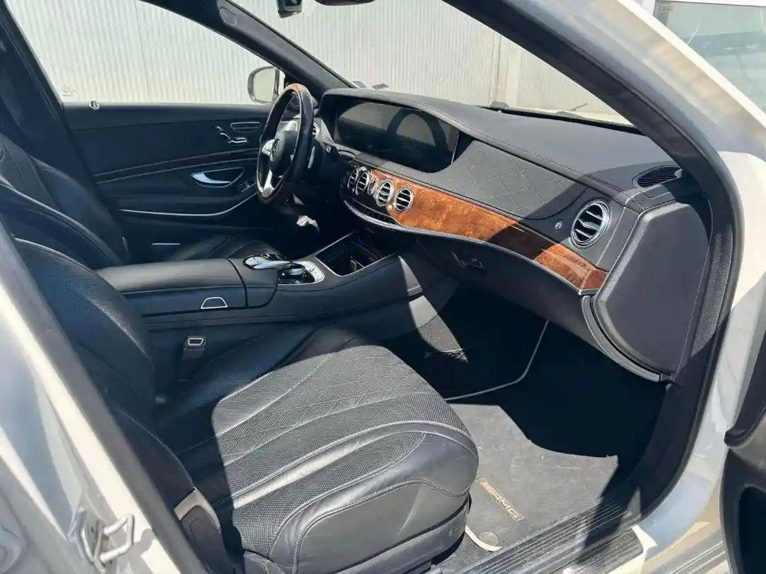Mercedes-Benz S 400