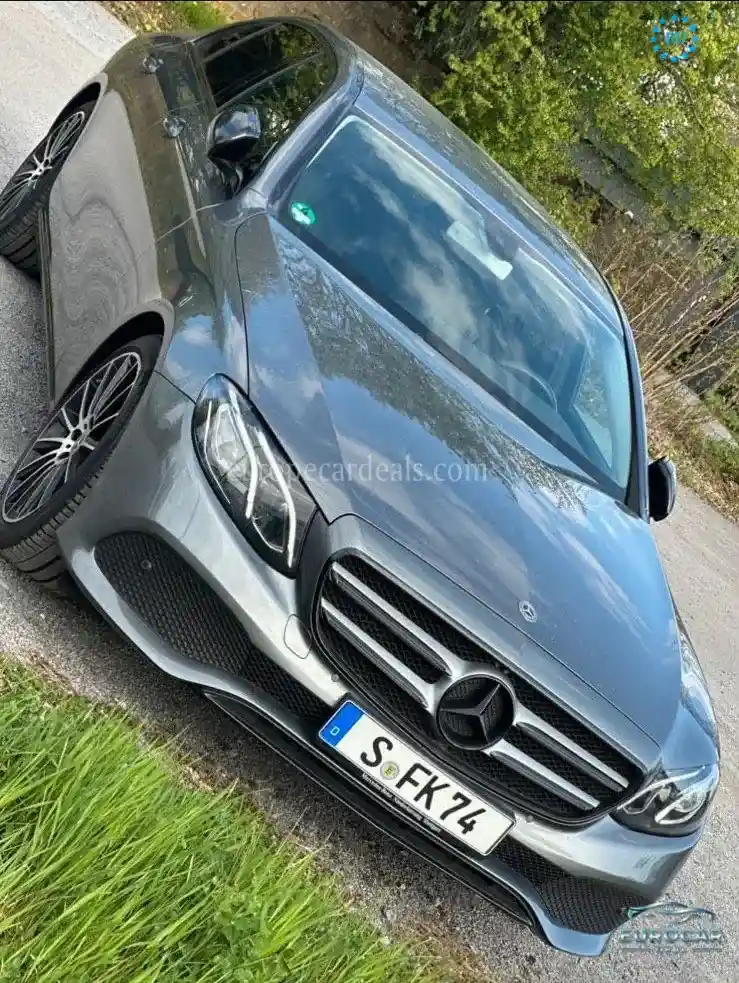 Mercedes-Benz E 200