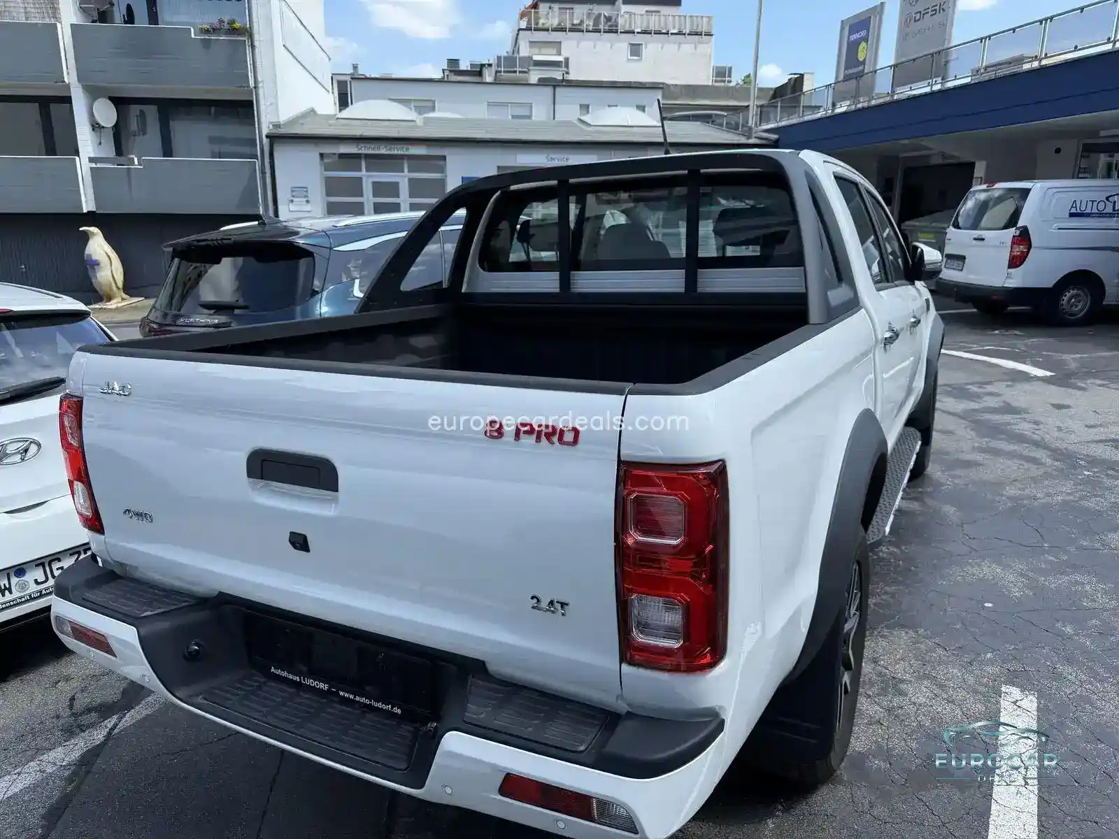 JAC 8 Pro