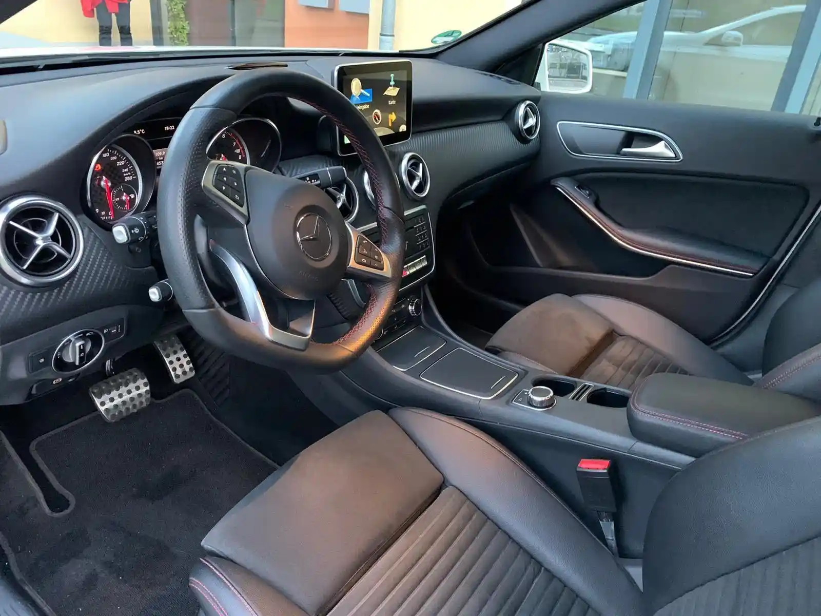 Mercedes-Benz A 200