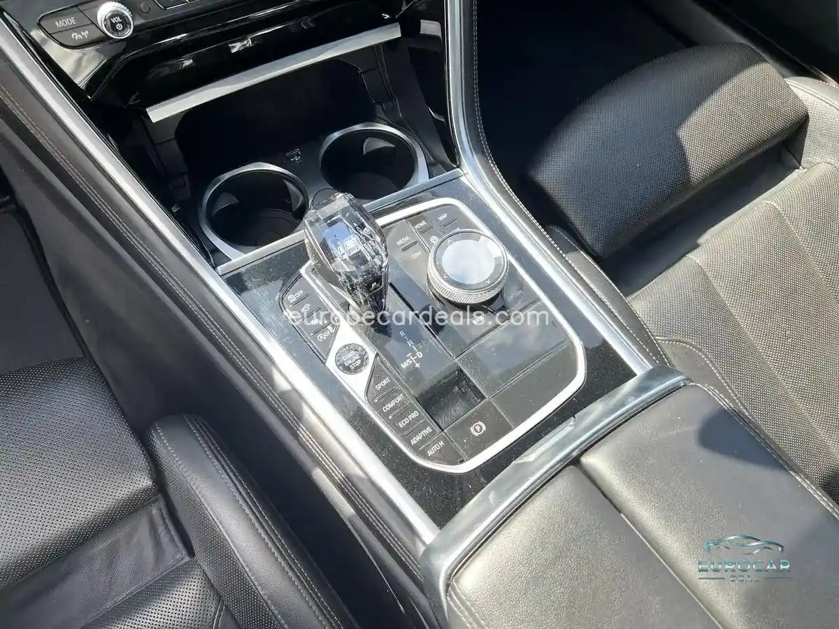 BMW 840