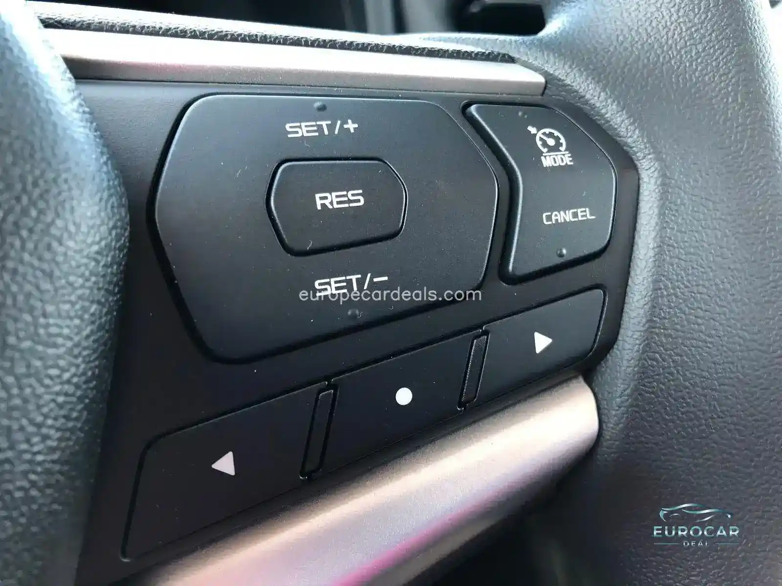 Single Cab 4×4 L + Kran +Pritsche