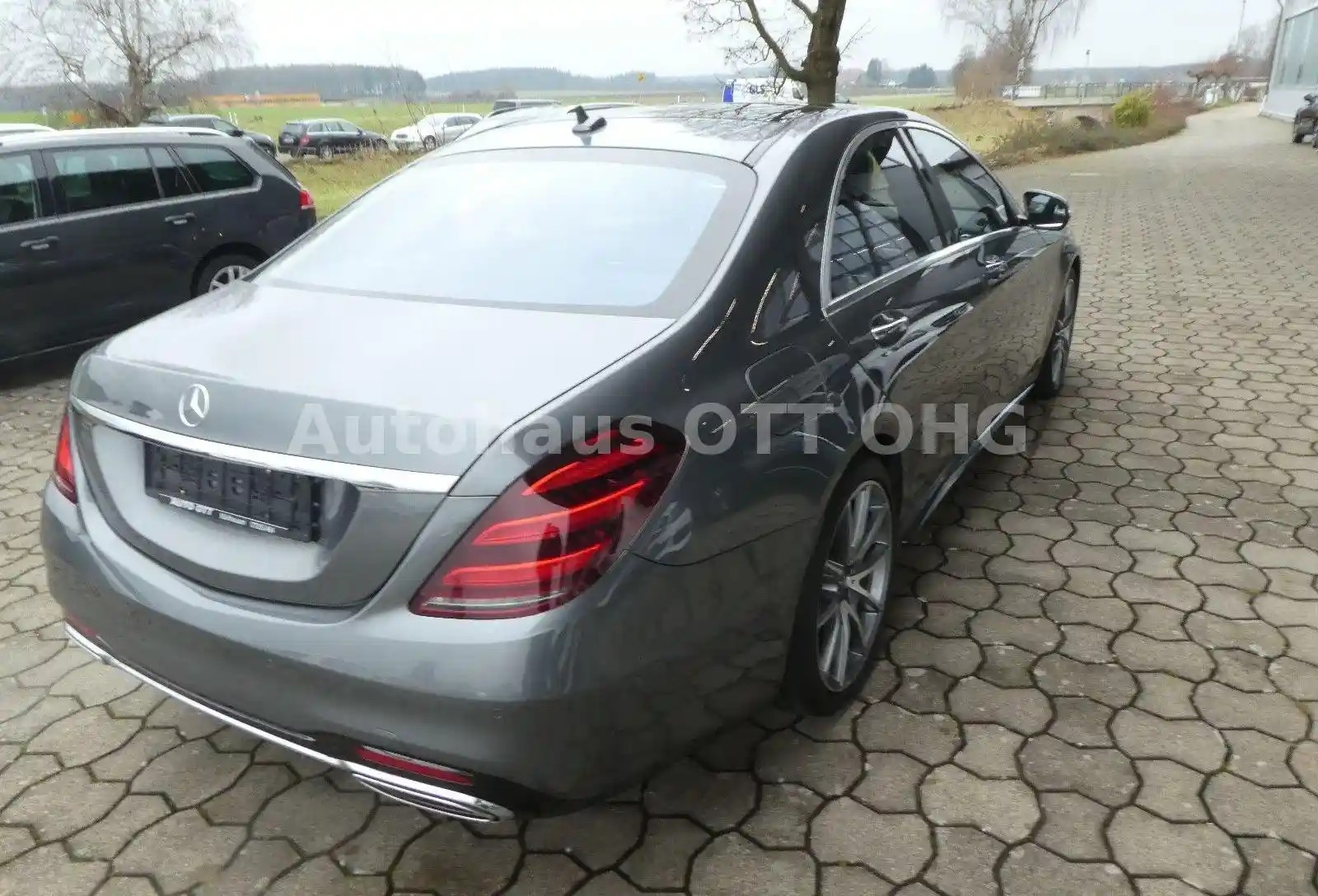 Mercedes-Benz S 560