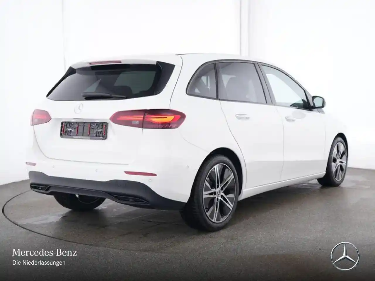 Mercedes-Benz B 180