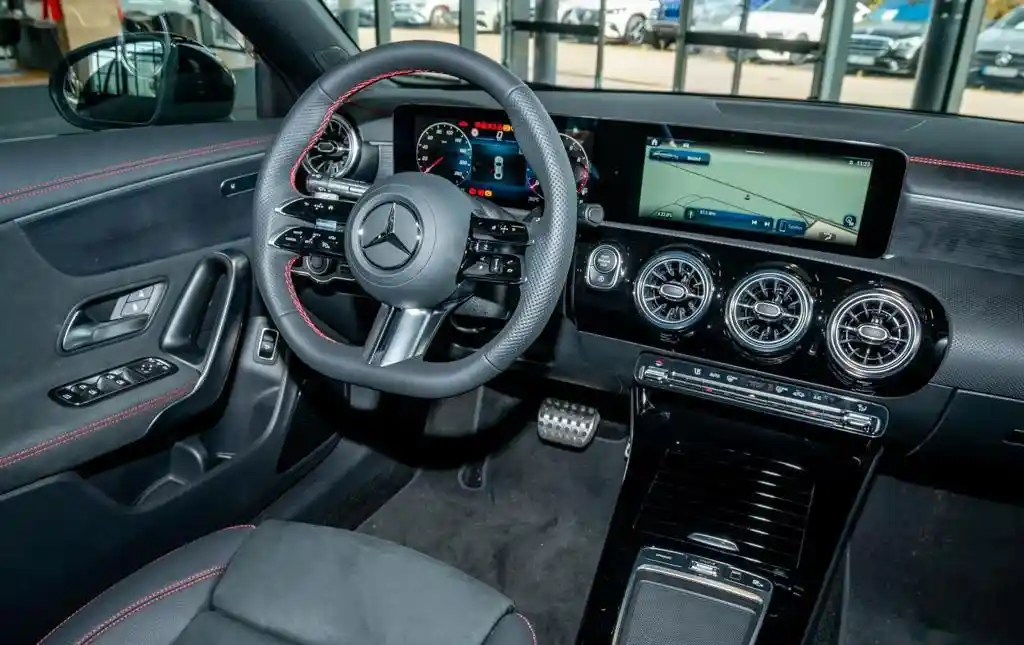 Mercedes-Benz CLA 180