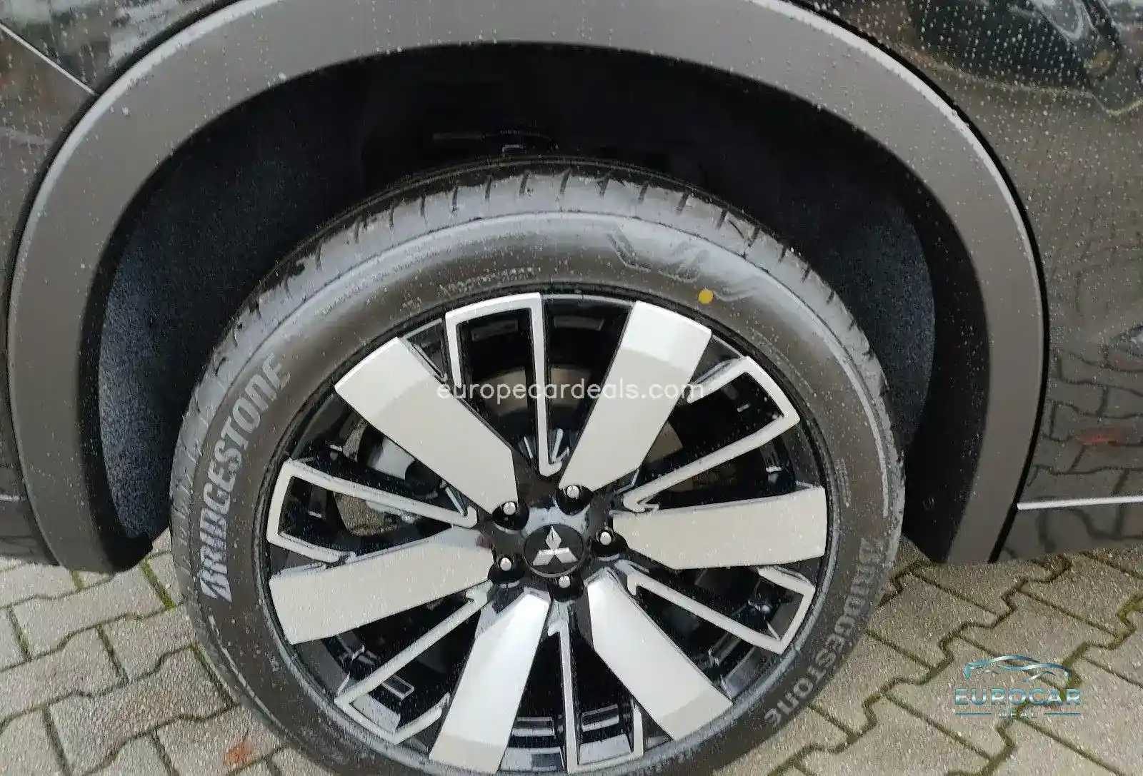 Mitsubishi Plug-in Hybrid Outlander