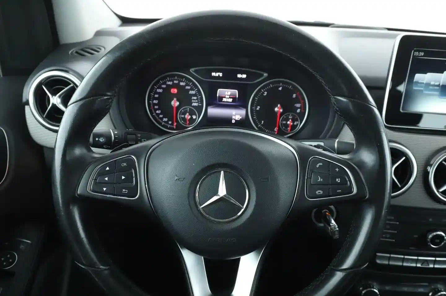 Mercedes-Benz B 180