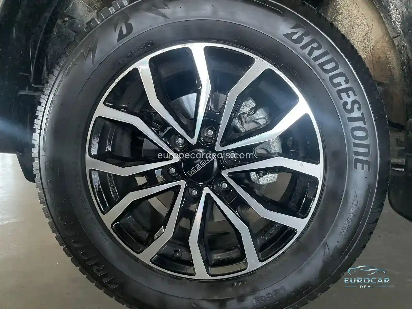 DoubleCab 4WD AT V-Cross Kam SHZ AHK Apple