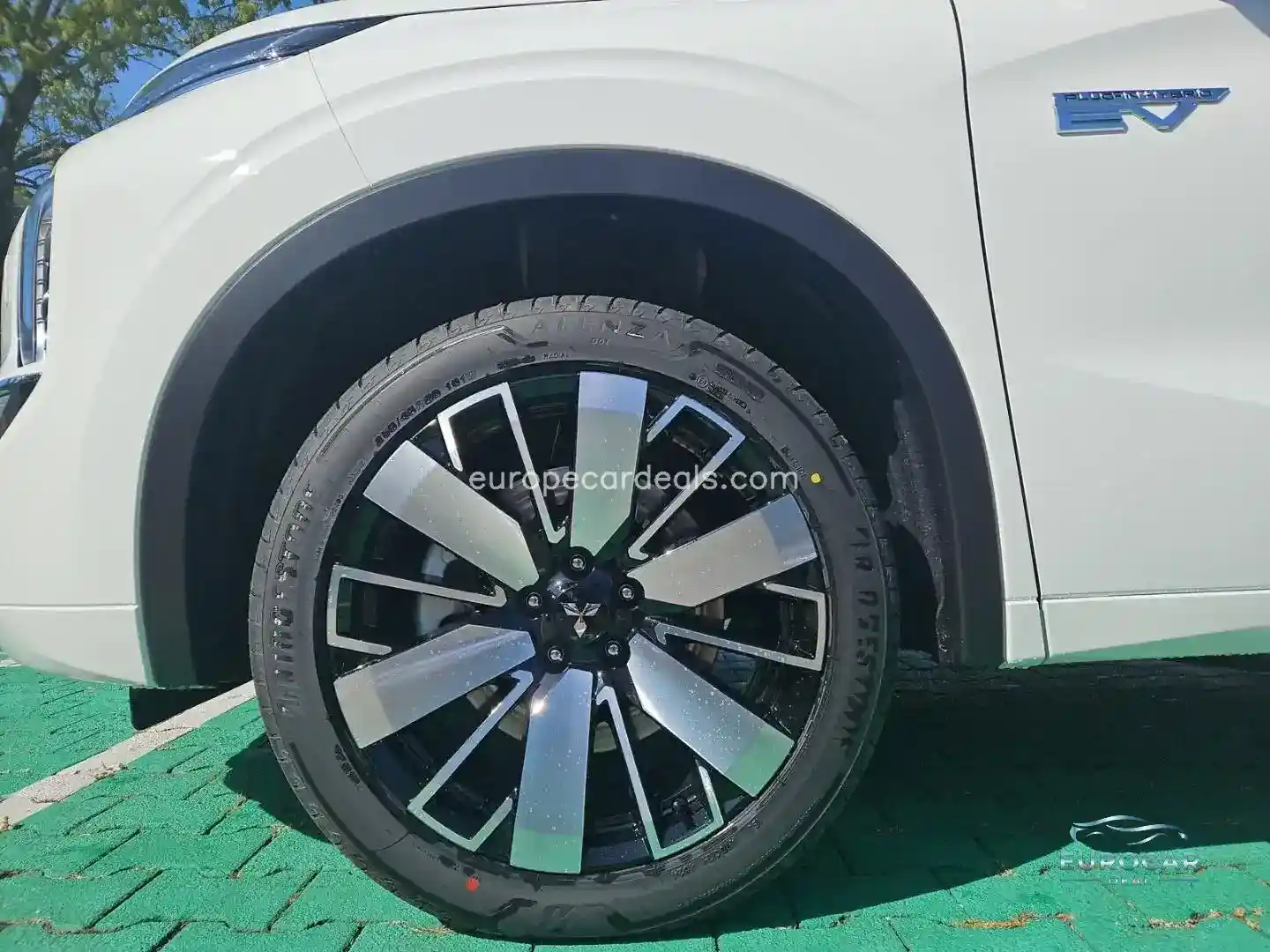 Mitsubishi Plug-in Hybrid Outlander
