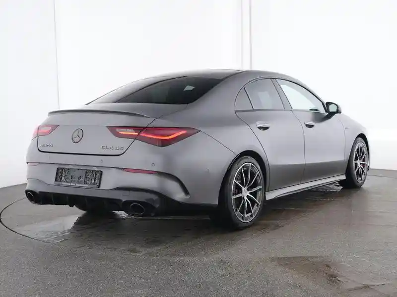 Mercedes-Benz CLA 35 AMG