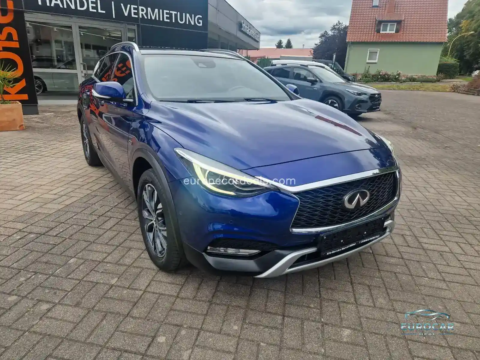 Infiniti QX30