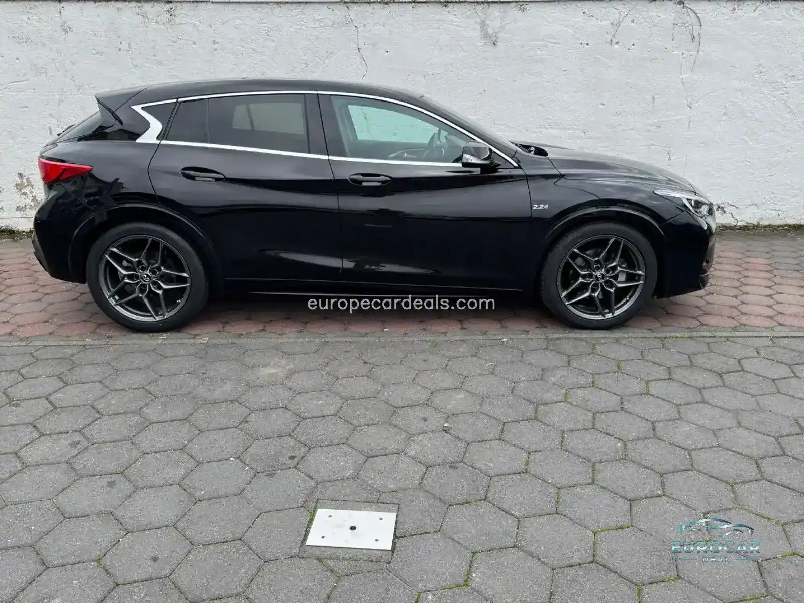 Infiniti Q30