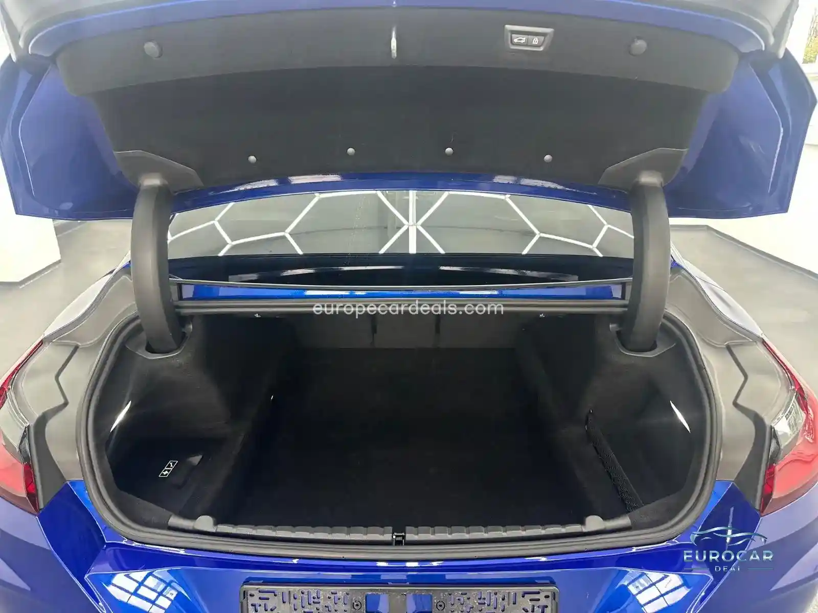 BMW M8