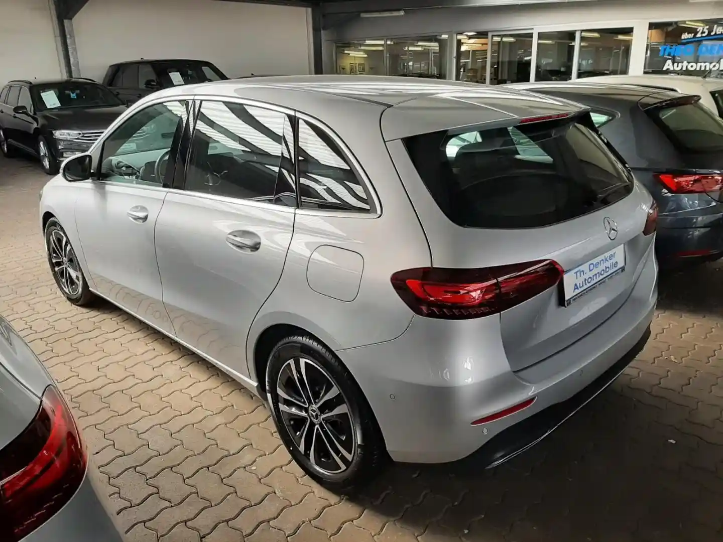 Mercedes-Benz B 200