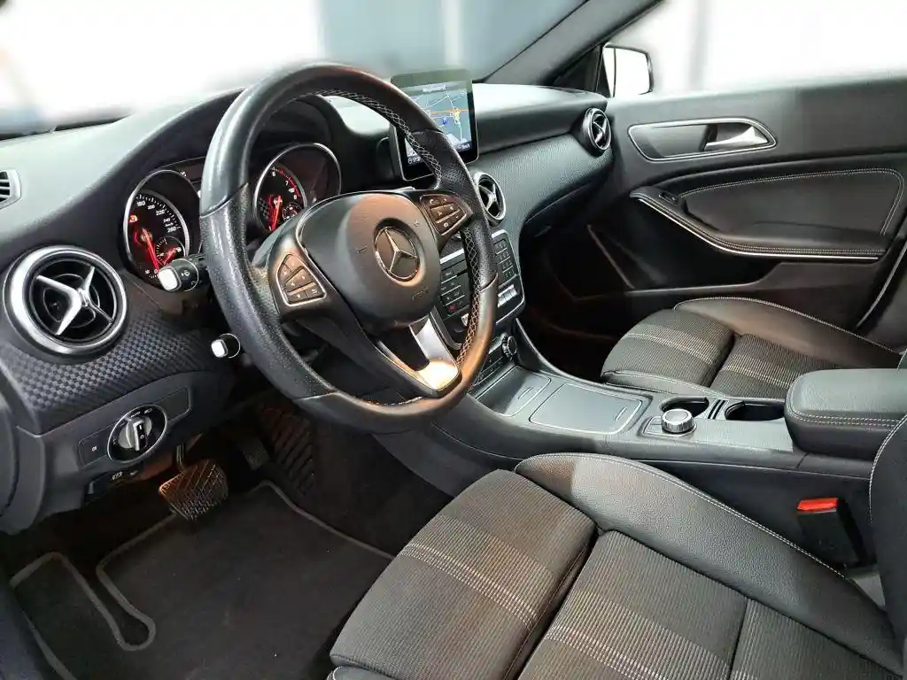 Mercedes-Benz A 180