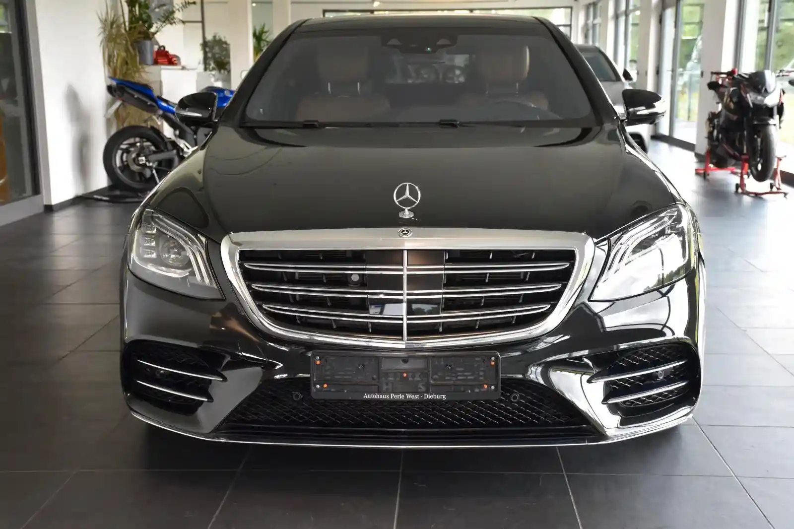 Mercedes-Benz S 560