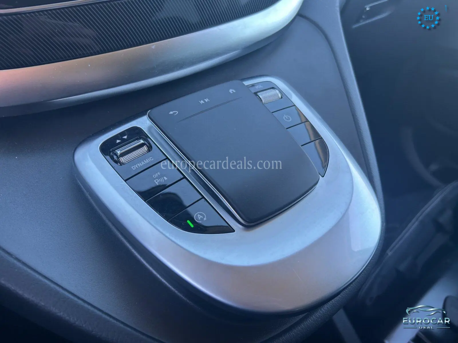 Mercedes-Benz V 220