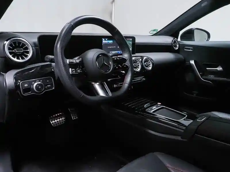 Mercedes-Benz A 220