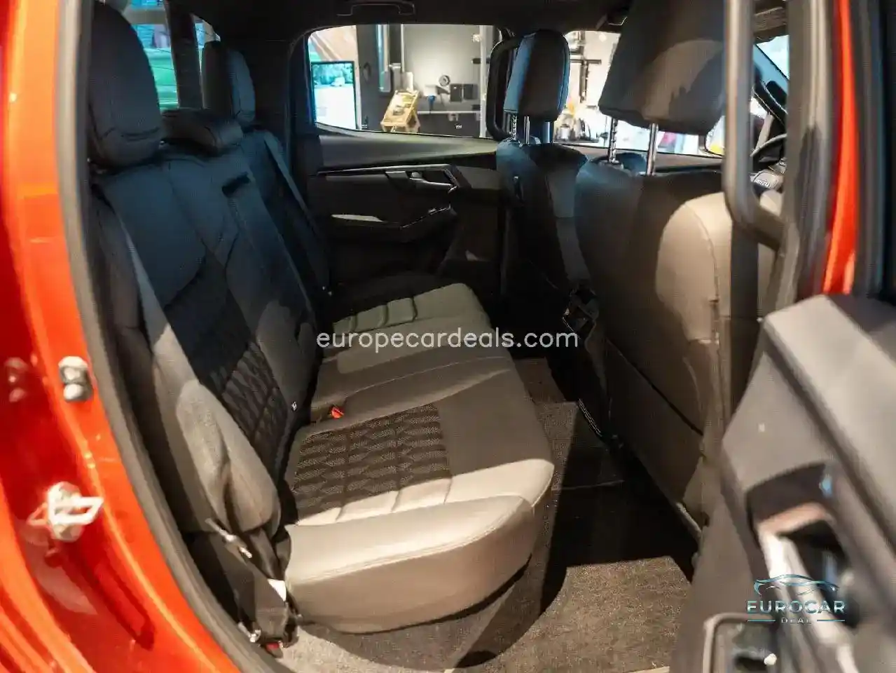 Double Cab 4WD V-CROSS – Neues Modell MJ24