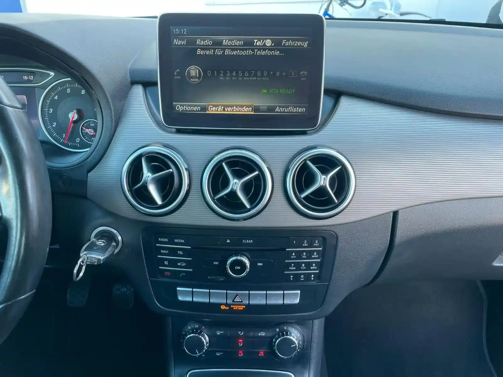 Mercedes-Benz B 180