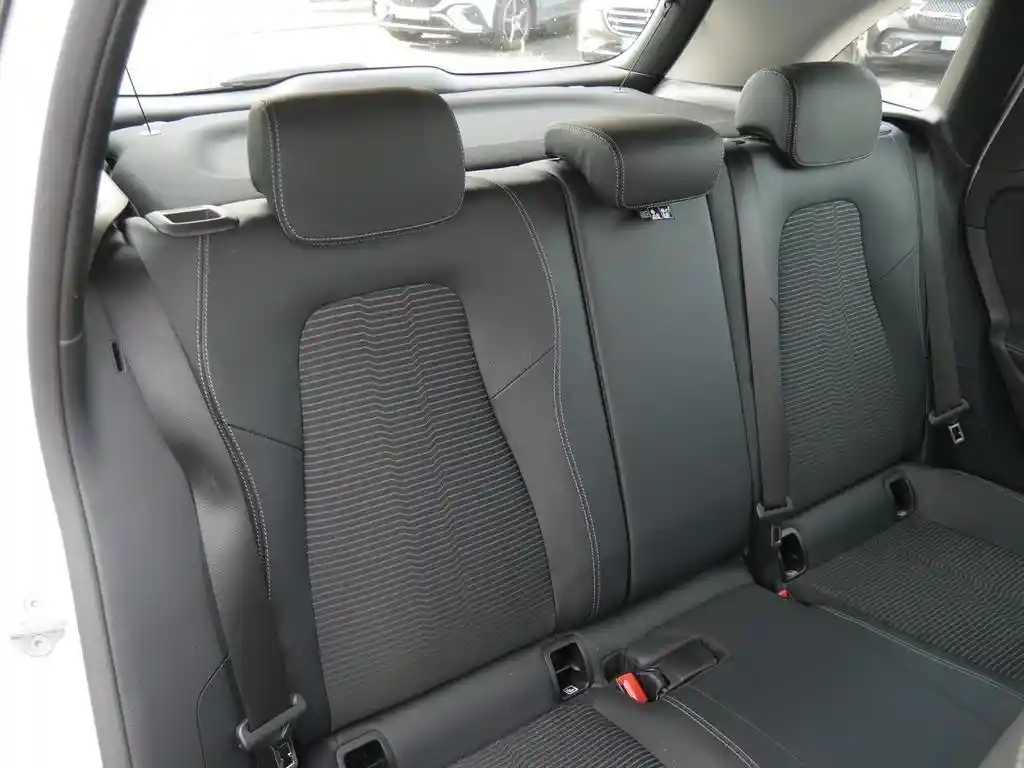 Mercedes-Benz B 220